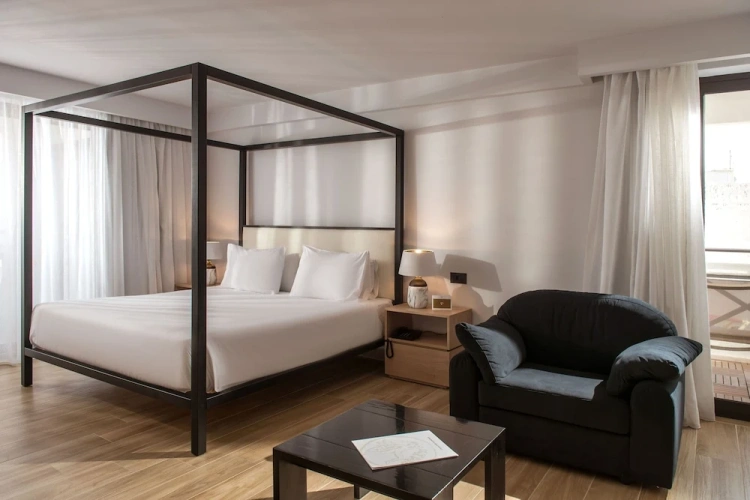 Suite with balcony