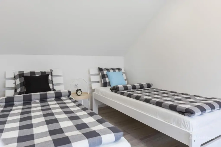 2 Bedrooms Chalet