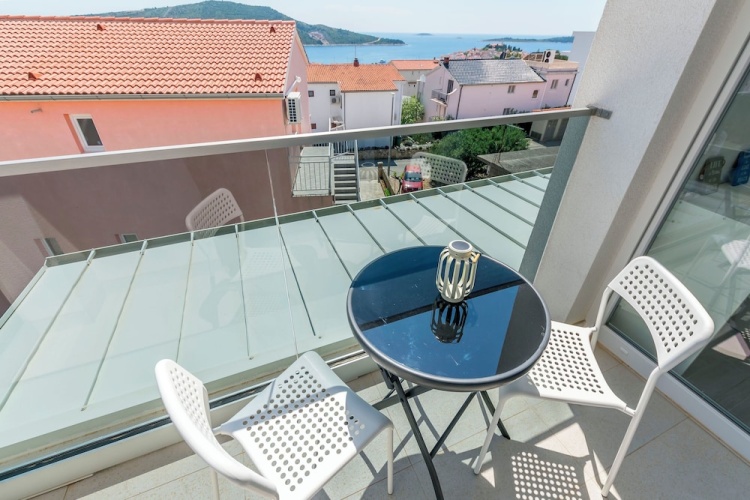 Apartment with balcony