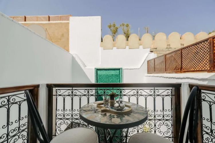 Riad NayaNour