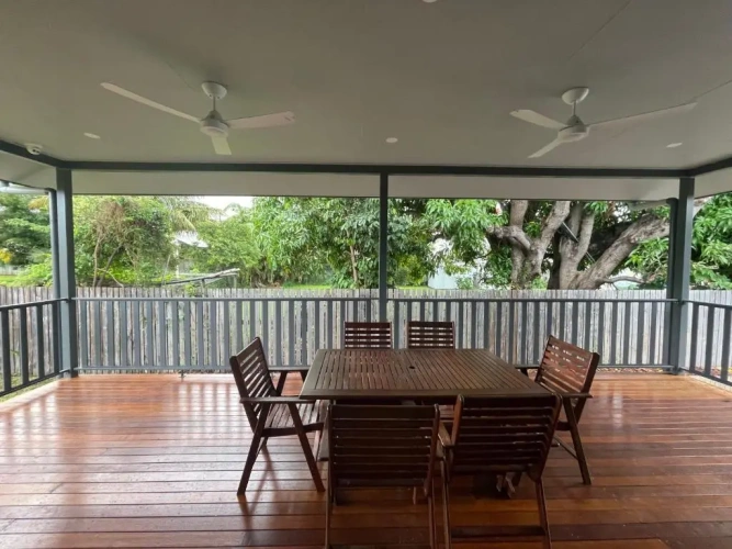 4 Bedrooms Cottage