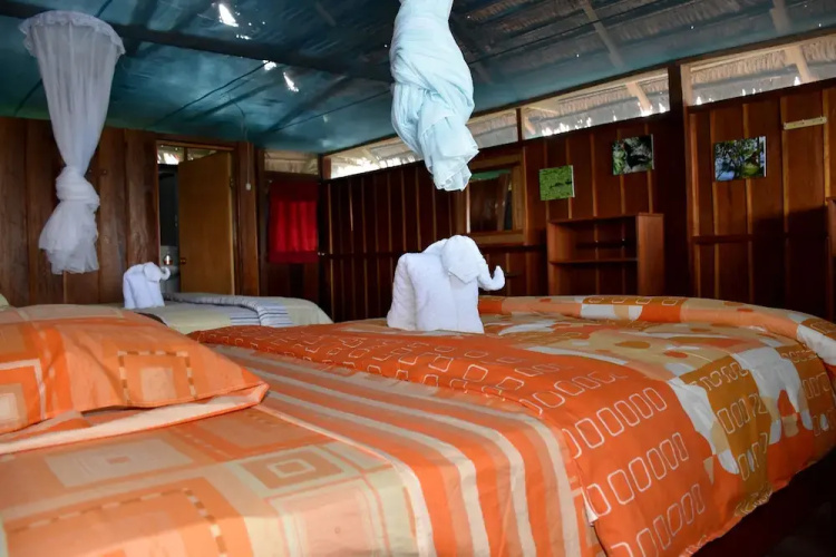 Yaku Amazon Lodge & Expeditions