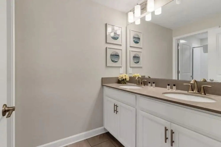 Amazing 4bdr w Pool Near Disney - 4914