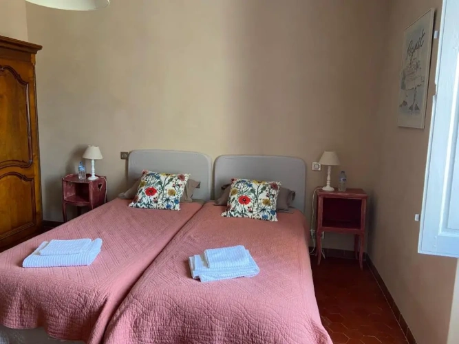 Standard Twin room
