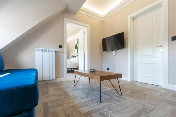 2H Horizon Hotel