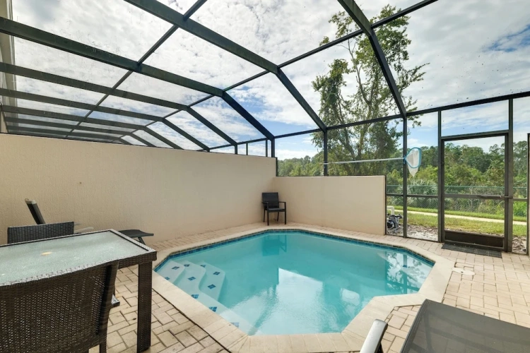 3 Bedrooms Apartment