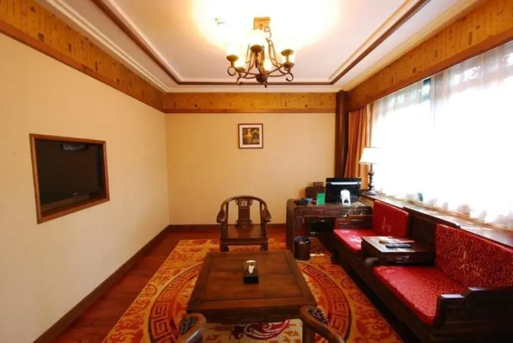 Lijiang Golden Path Hospitality