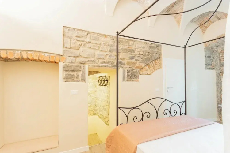 Romantic Escape City Centre With Jacuzzi & Parking by Rent all Como