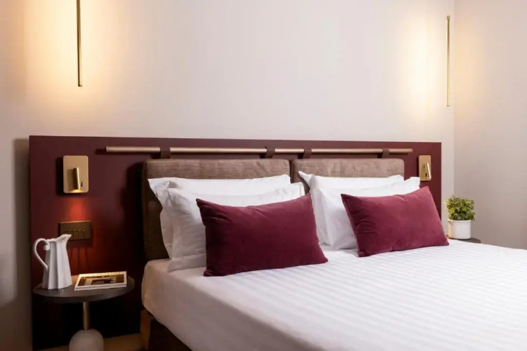 Adoro Hotel