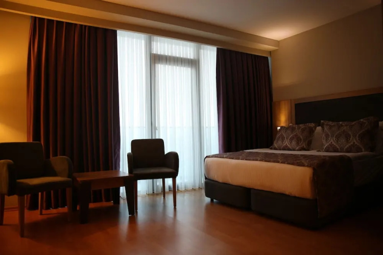 Metro City Apartments