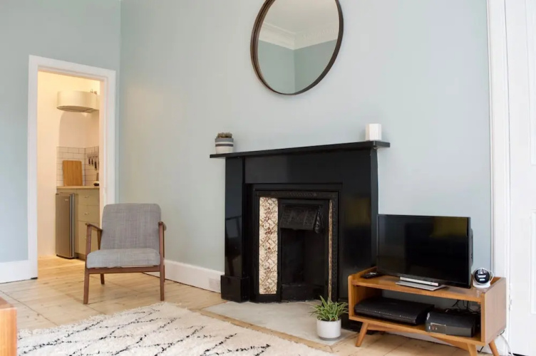 Modern New Town 1 Bedroom Apartment