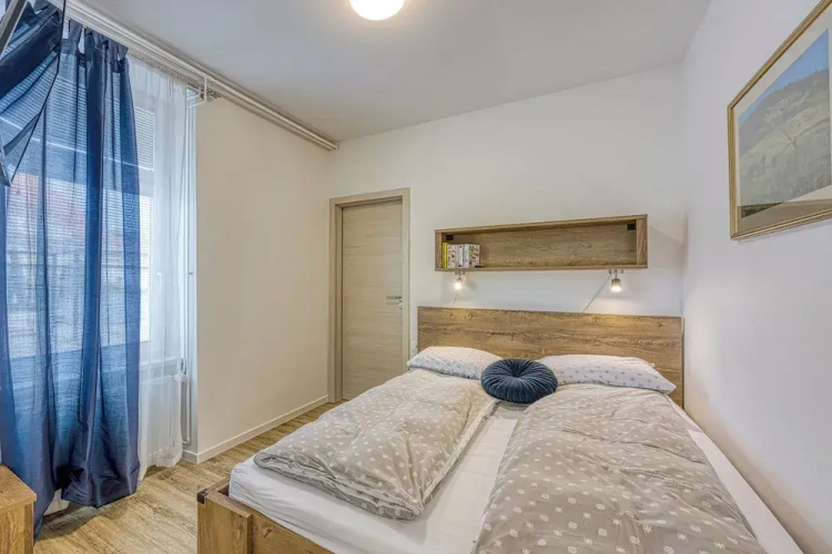 Jantar Apartments