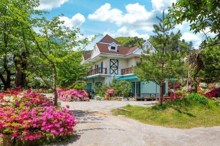 Donghwa pension