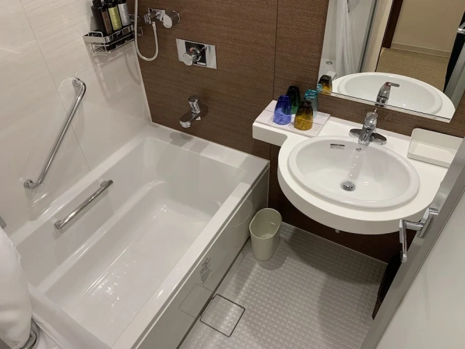 Standard Twin room with balcony