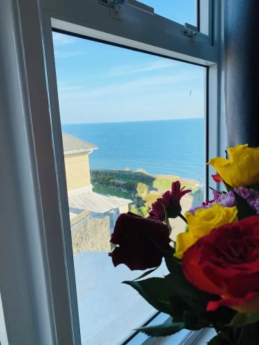 Standard Twin room with balcony and with partial sea view