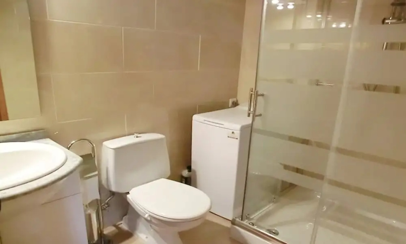 104669 - Apartment in Lloret de Mar