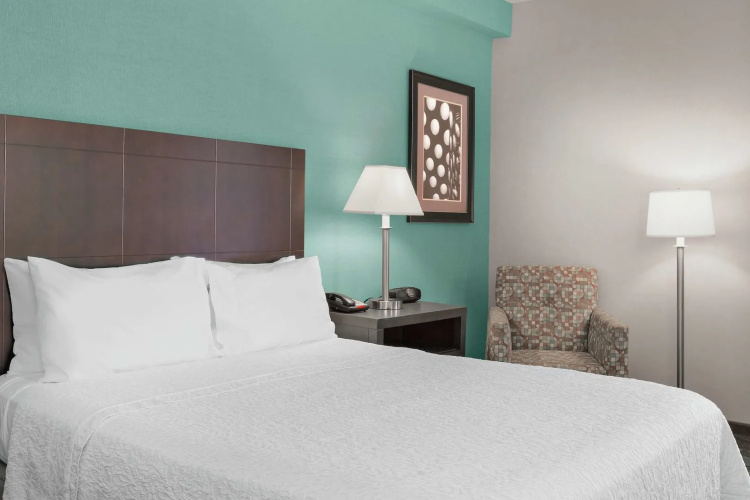 Spark by Hilton Bakersfield Central