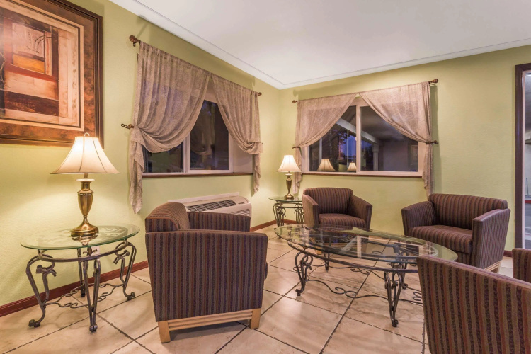 Super 8 By Wyndham Sacramento