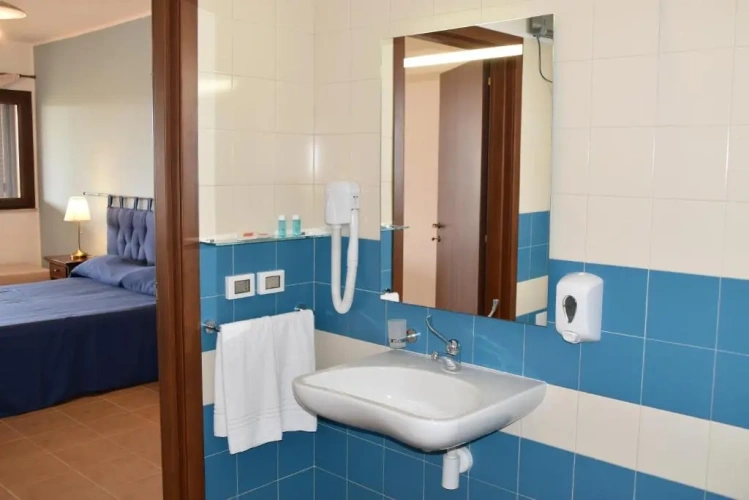 Standard Triple room