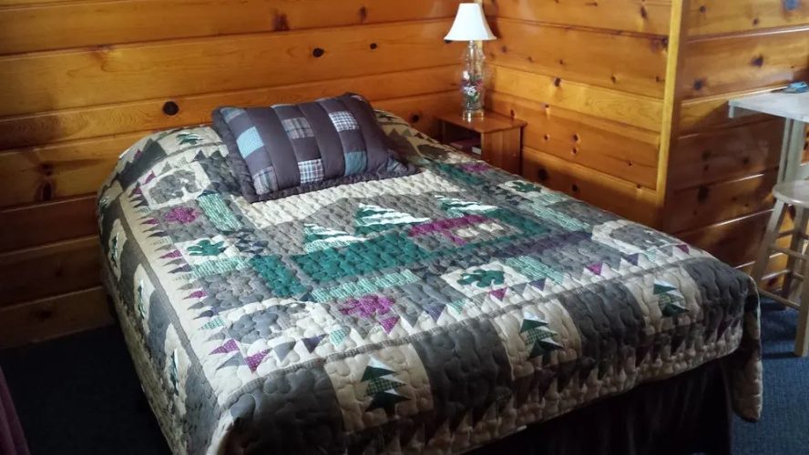 Bear Paw Inn