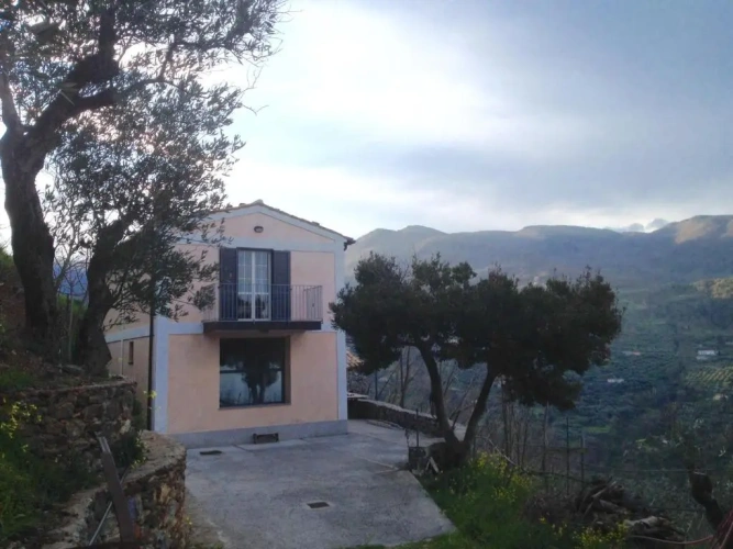 3 Bedrooms Cottage