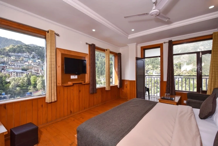 Premium room with balcony and with mountain view