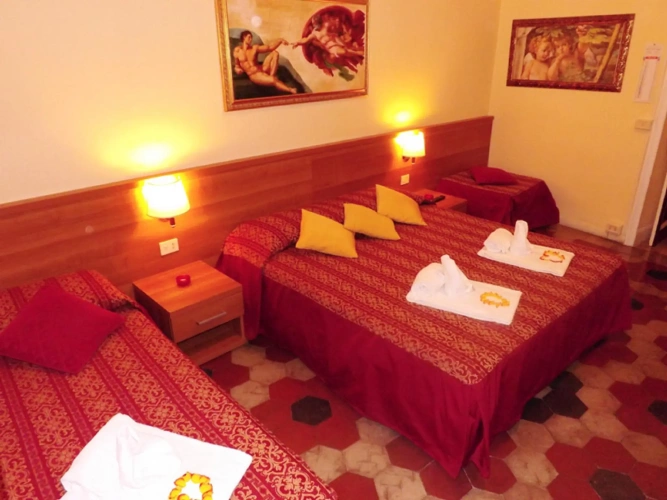 Standard Triple room