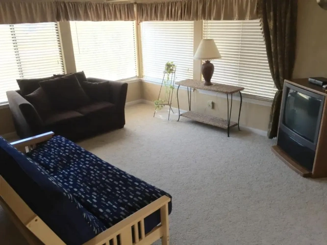 2 Bedrooms Apartment