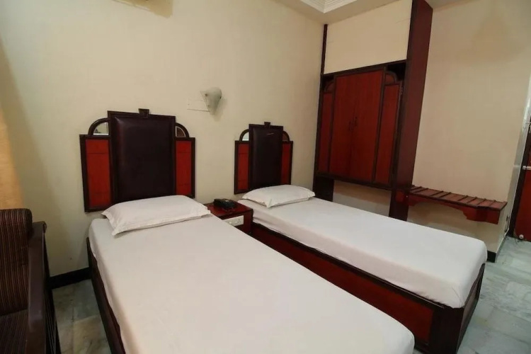 Hotel Naveen