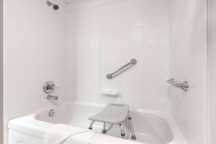 Ramada by Wyndham Coquitlam photo 11
