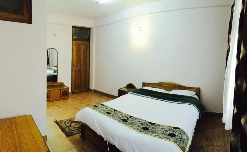 Deki Lodge