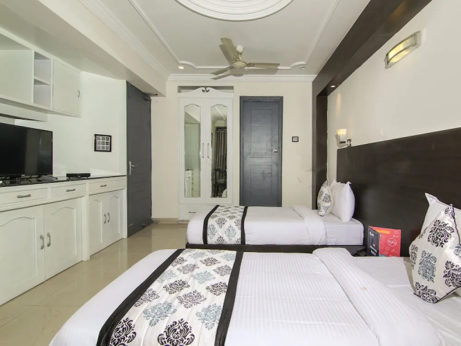 OYO 12339 Serenity Stay 2