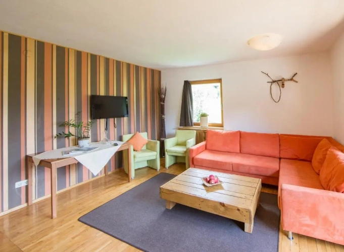 5 Bedrooms Apartment with balcony