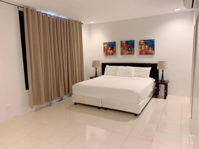 3 Bedrooms Apartment