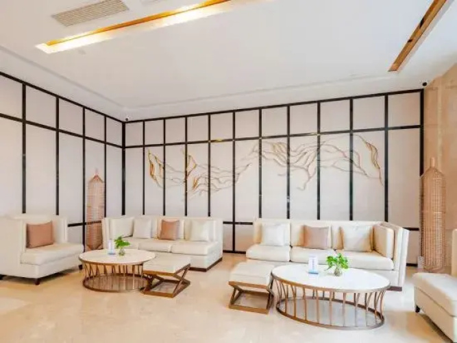 Bazhong Days Hotel