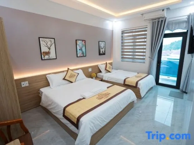 Standard Quadruple room with balcony