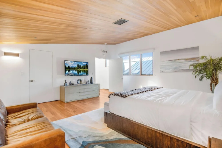 Cedar Loft Villa