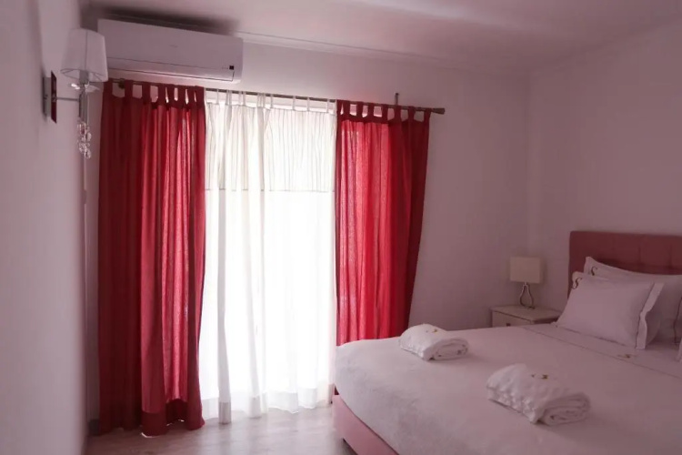 Suites Apartments