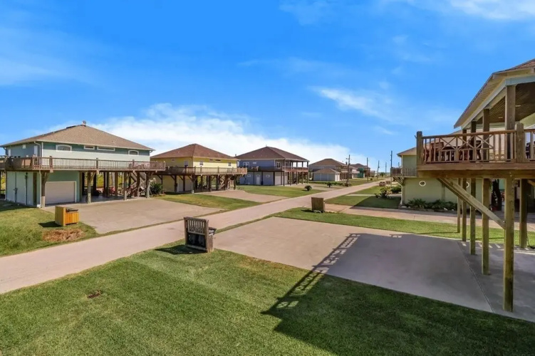 The Happy Patch 2 Bedroom Home by RedAwning