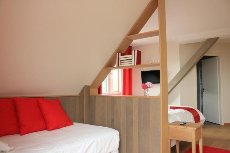 Standard Triple room