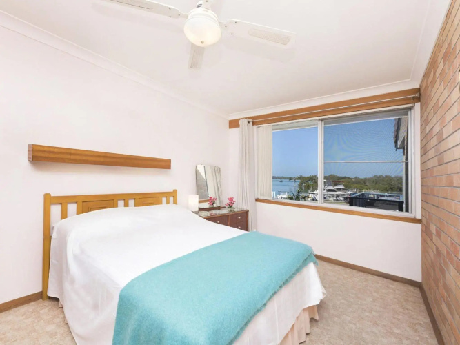 Fairholme 12