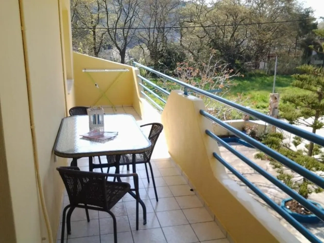 Apartment with mountain view