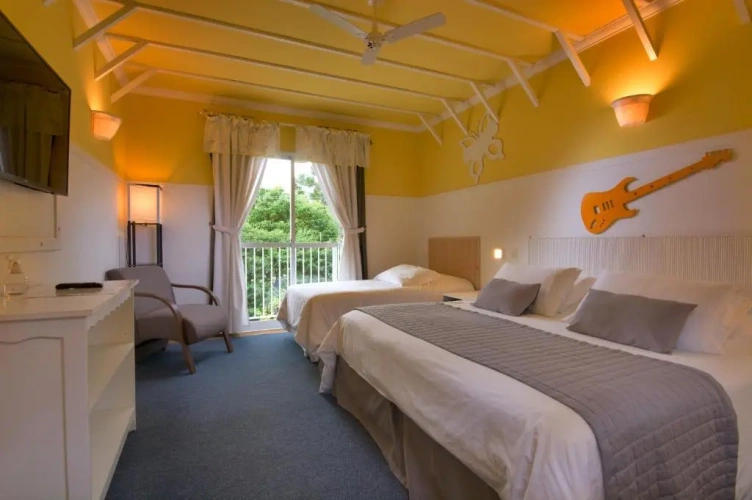 Standard Triple room