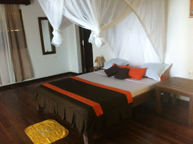 Ocean Beach Hotel