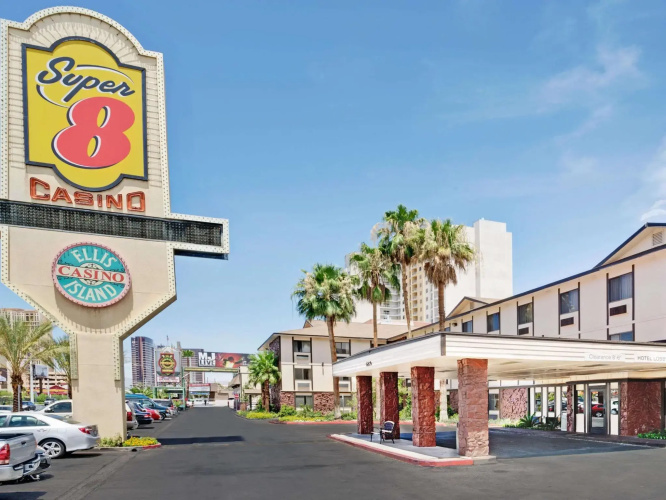 Ellis Island Hotel - Las Vegas Strip, NV