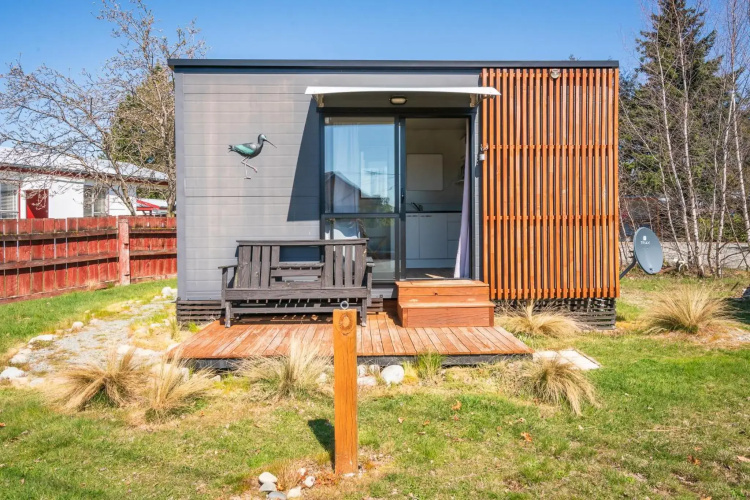 Stunted Totara, Unit 1