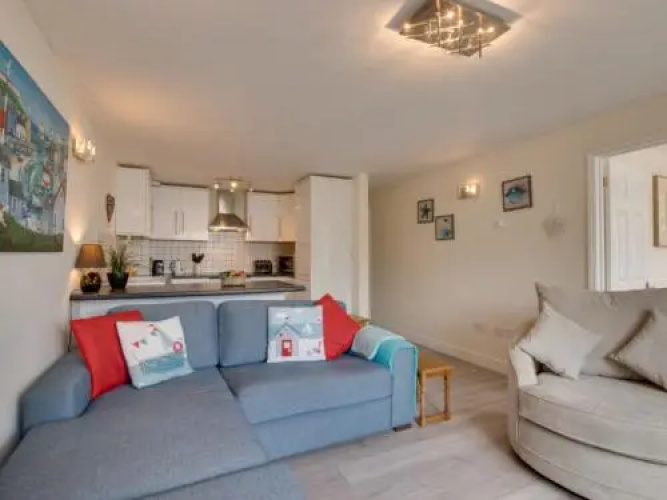 Apartment Headlong