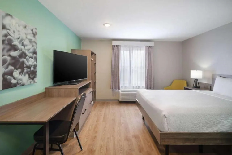 ECHO Suites Extended Stay by Wyndham Richmond West