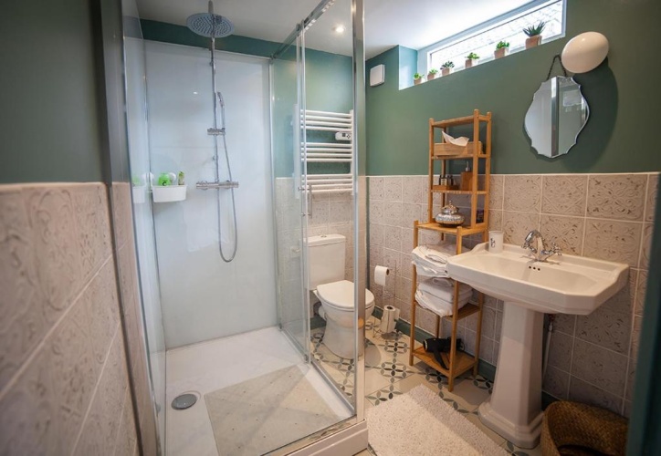 2 Bedrooms Double Apartment