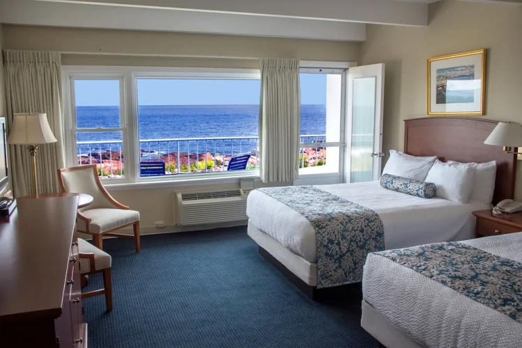 Standard Quadruple room with balcony and with view